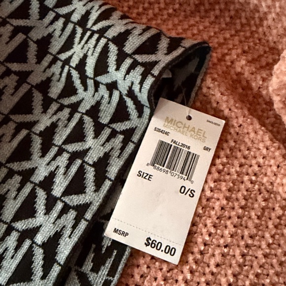 Michael Kors scarf - Picture 3 of 3